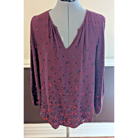 Old Navy Shirt Womens L Red Floral Vneck‎ Lightweight Flowy Boho Chic Hippie - Picture 1 of 6